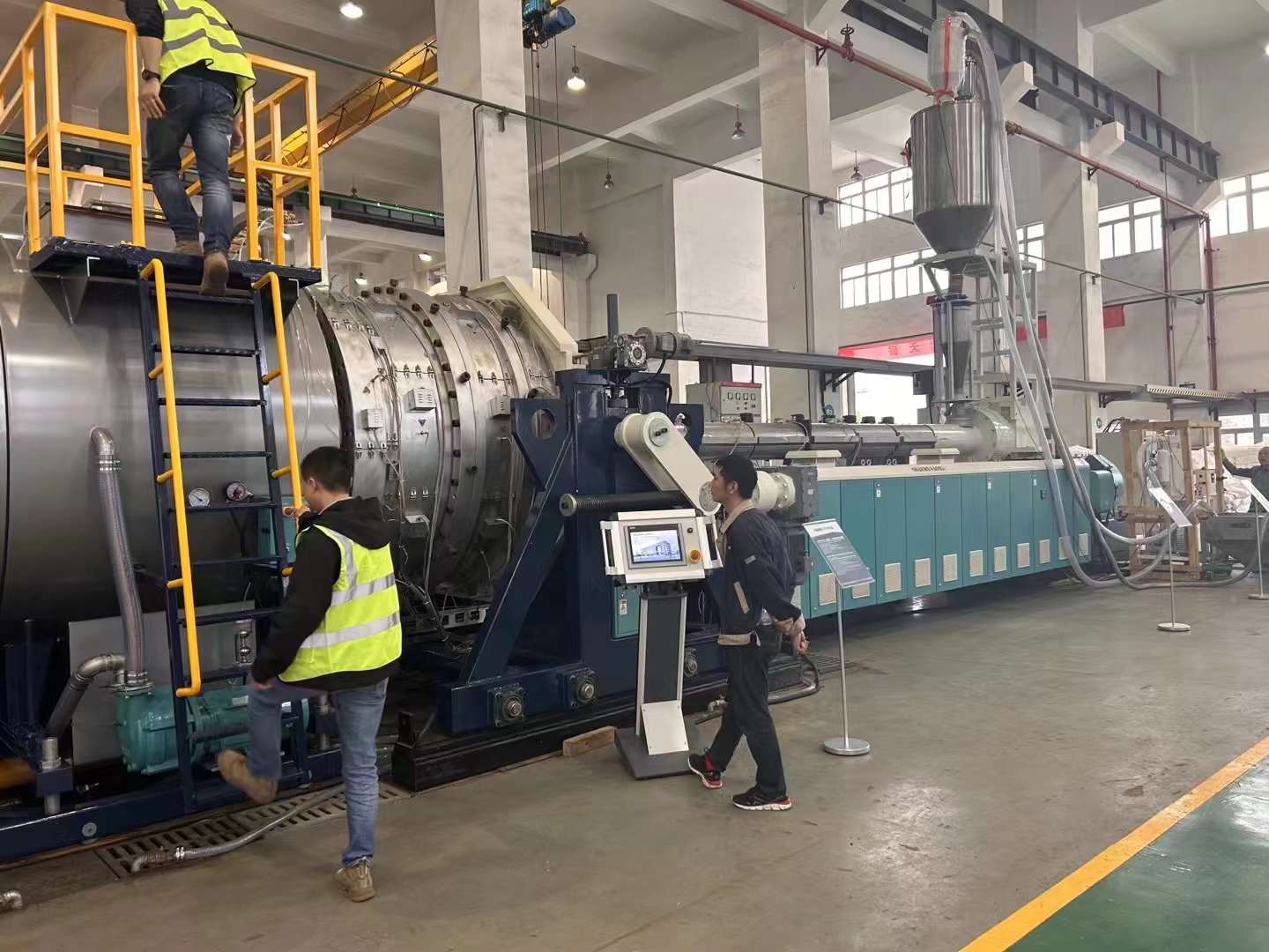 Fang Li analyserer prinsippet, anvendelsen og utviklingen av produksjonslinje for rørekstrudering